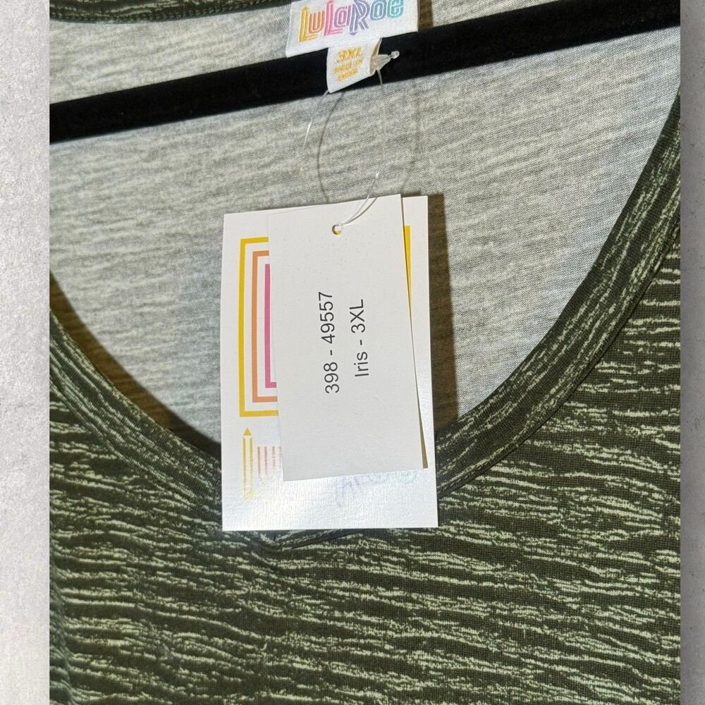 LuLaRoe Iris Size 3XL Solid Green And White NWT. - Picture 2 of 5